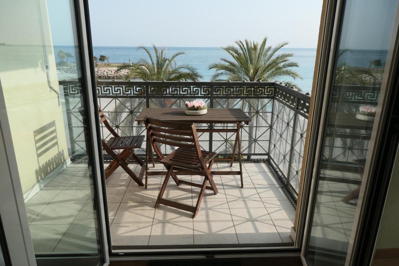 Villa Azzurra Menton Apt Luxe, Front Mer, 4Th Floor Of 5, Wifi, Tvsat, Climate 外观 照片