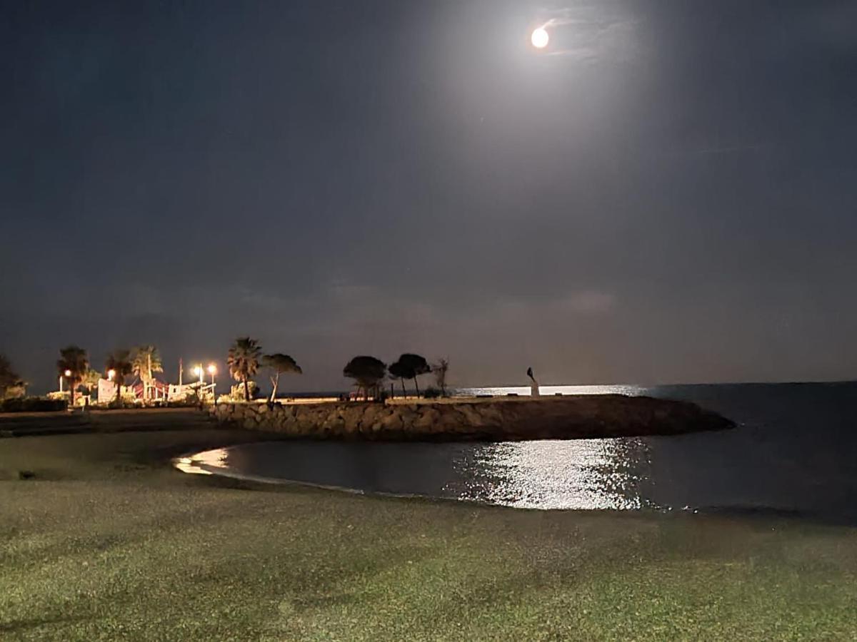 Villa Azzurra Menton Apt Luxe, Front Mer, 4Th Floor Of 5, Wifi, Tvsat, Climate 外观 照片