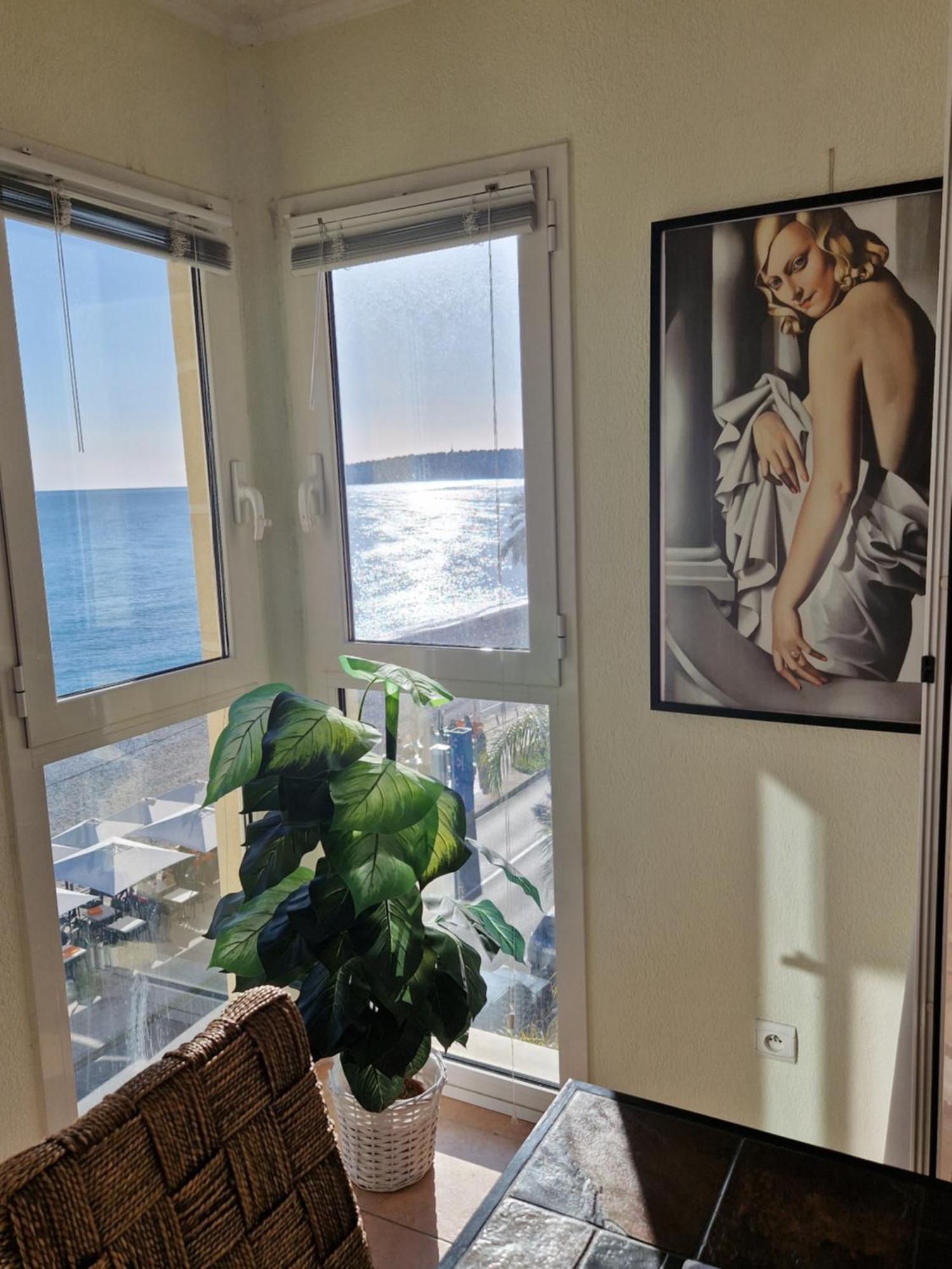 Villa Azzurra Menton Apt Luxe, Front Mer, 4Th Floor Of 5, Wifi, Tvsat, Climate 外观 照片